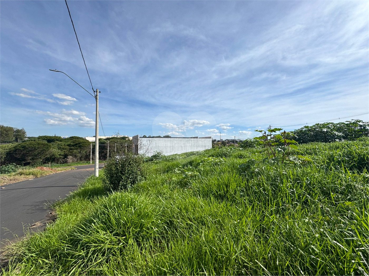 Terreno Comercial á venda com 286m2, ao lado da Rodovia Washington Luiz, em São Carlos.
