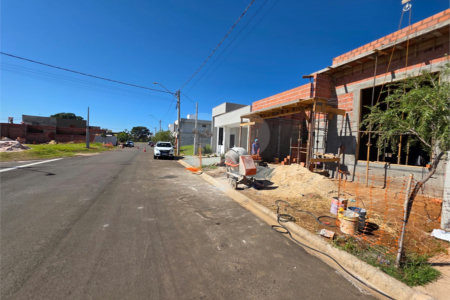 Casa térrea 3 dormitório 1 suíte com closet à venda no Condomínio Vileneuve,
