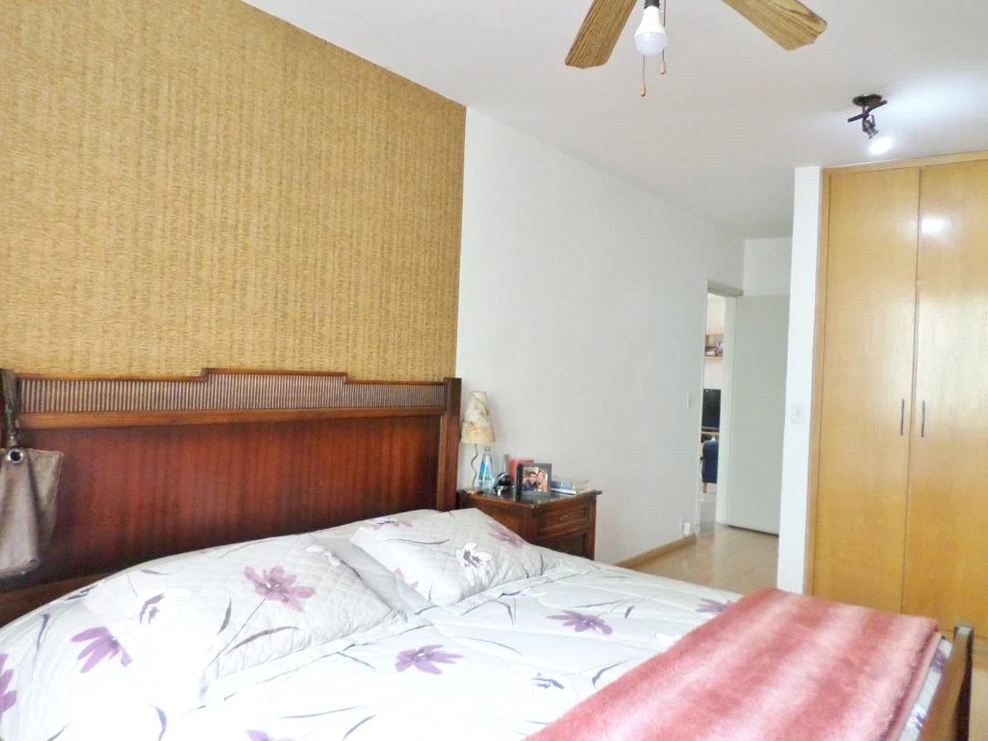 Casa à venda com 4 quartos, sendo 2 suítes, em Jardim Leonor, São Paulo, SP