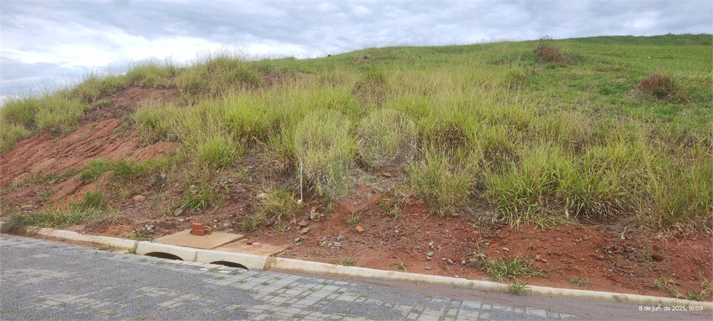 Terrenos de 300 metros em condomínio fechado e prontos para construir na região de Atibaia