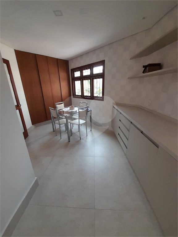 3 AMPLAS SUITES MAIS ECRITORIO MUITO VERDE E AMPLO QUINTAL