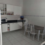 Sobrado espaçoso e bem localizado