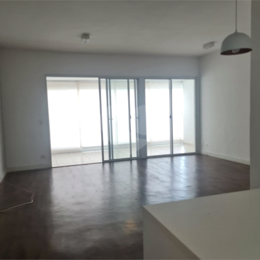 Lindo Apartamento de 140m² – 2 Suítes | 2 Vagas | Lazer Completo!