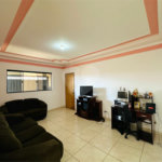 Casa á venda, com 03 Dormitórios, em São Carlos.