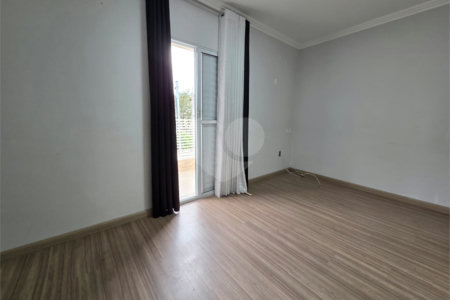 Sobrado Reformado 3 Dorms sendo 1 Suíte e 2 Vagas