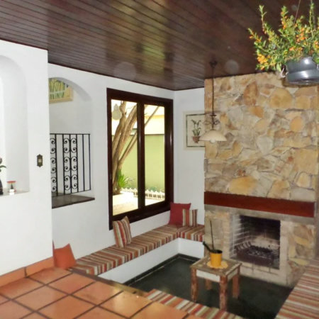Casa à venda com 4 quartos, sendo 2 suítes, em Jardim Leonor, São Paulo, SP