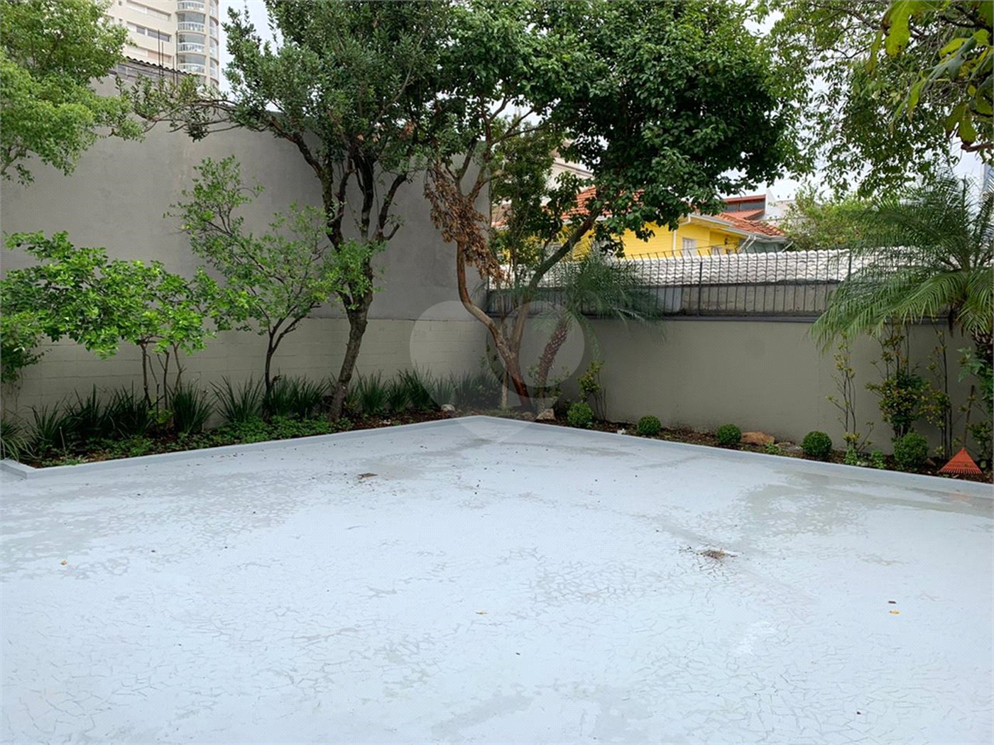 Casa Comercial na Vila Mariana, 400m², próximo metrô, 3 vagas, locação e venda