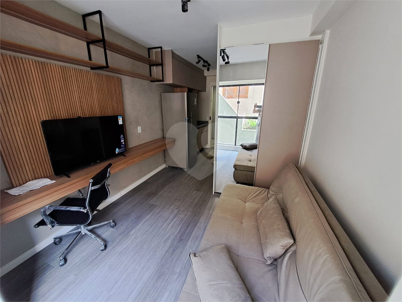 Studio de 35m2 à venda reformado com varanda na Vila Clementino