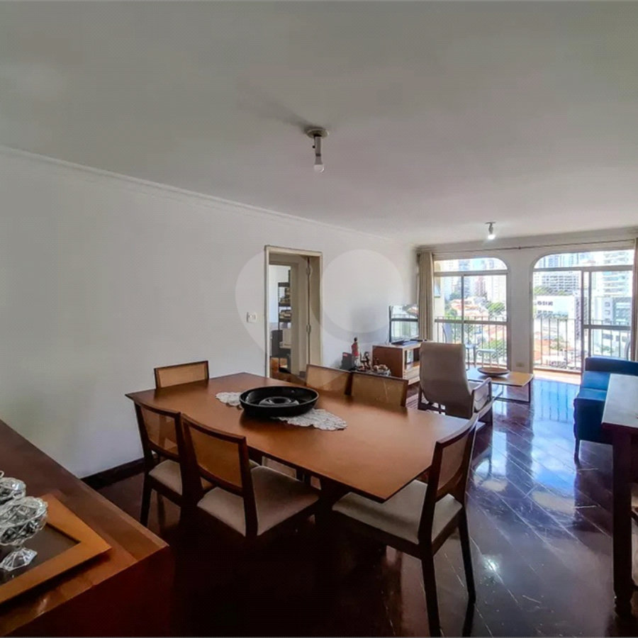 Apartamento de 117m2 com 3 dormitórios e 1 vaga na Vila Mariana