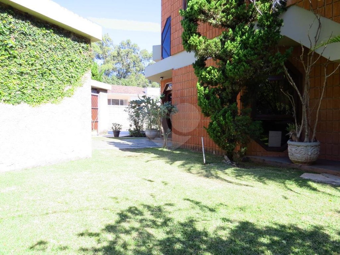 Casa de Vila à venda com 5 quartos, sendo 3 suítes, em Morumbi, São Paulo, SP