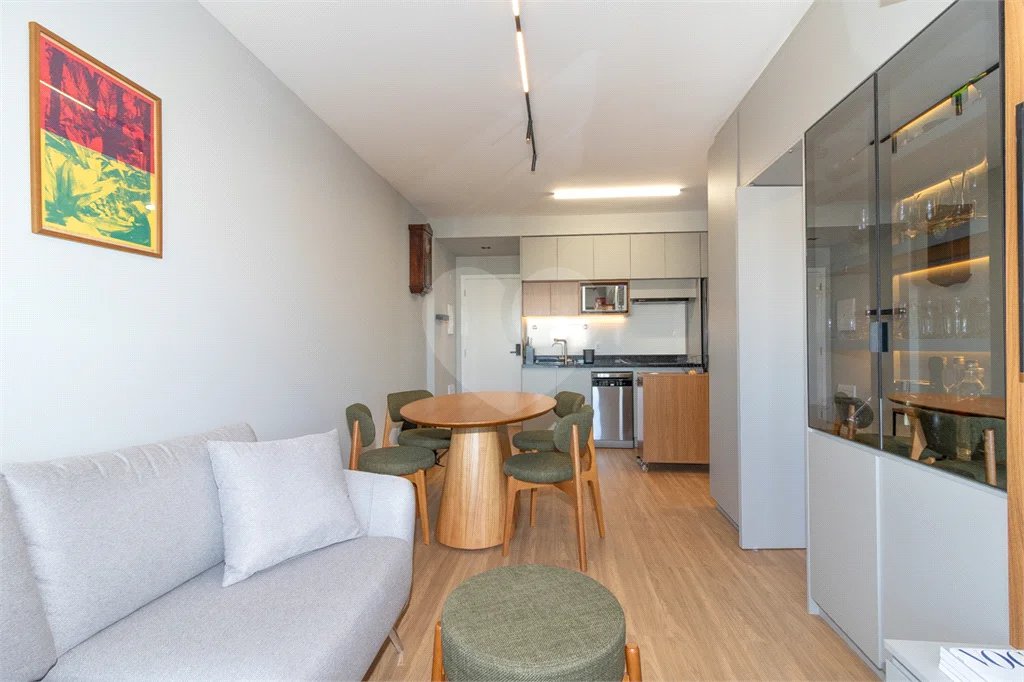 Apartamento de 68m² com 2 Quartos (1 Suíte) e 1 Vaga no Condomínio Downtown - República