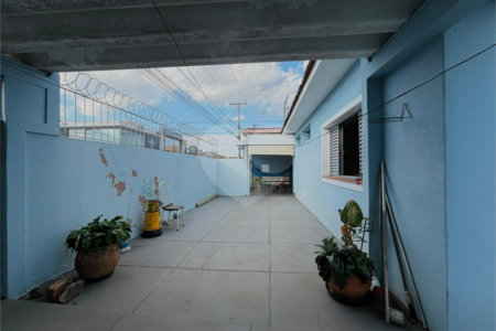 Casa 2 dormitórios Antônio Blanco