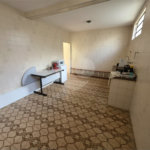 Casa térrea à venda com amplo quintal e grande potencial na Vila Nery