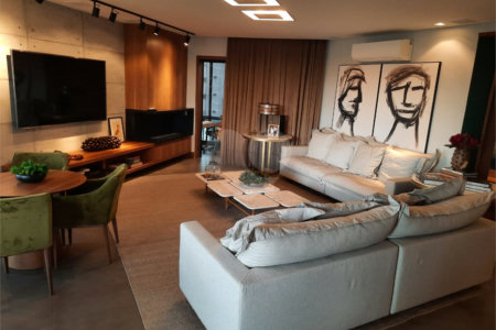 Apartamento de 257m² a venda em Moema, reformado, 4 dorms, 3 suítes, fora de rota,, 4 vagas
