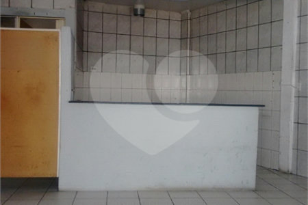 Casa térrea + Sala Comercial na Vila Prado.