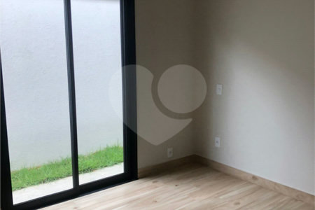 Casa à venda com 3 suítes no condomínio Parque Faber IV, São Carlos - SP