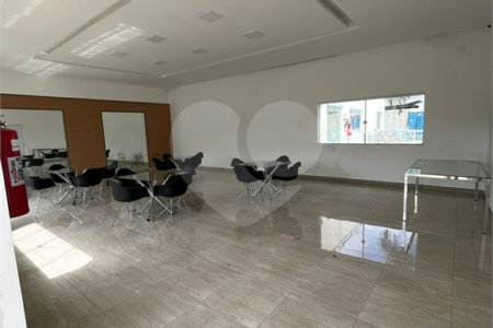 Oportunidade Única no Monte dos Pinheiros – Um lar completo esperando por você