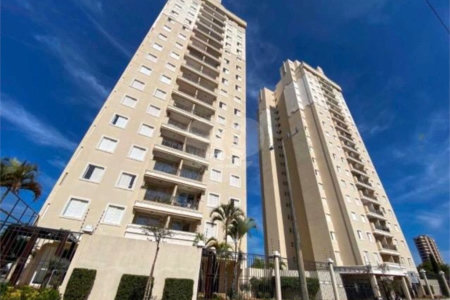 Apartamento no Edifício Torres di Itália.