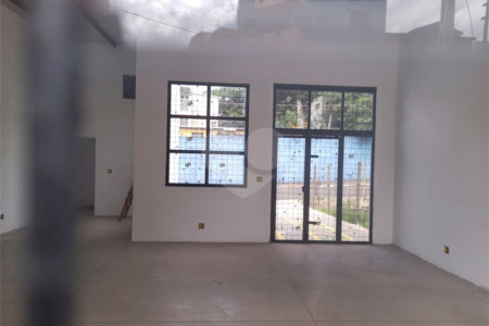 Imóvel Comercial na Rua Miguel Petroni – Localização Estratégica em Frente ao Campus da USP 1