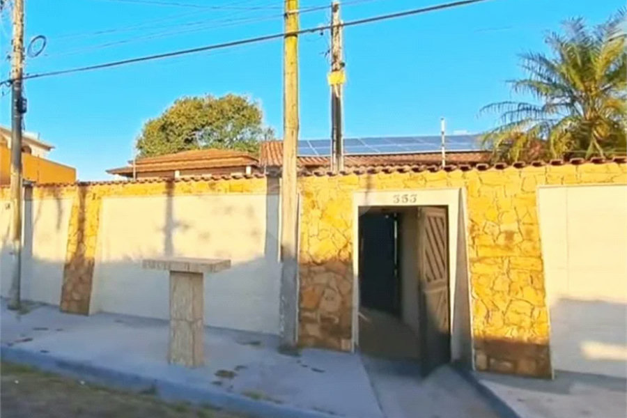 Belíssima casa com 04 dormitórios em Itanhaém