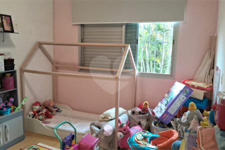 Apartamento a venda na Aclimação com 4 dormitórios e 2 vagas.