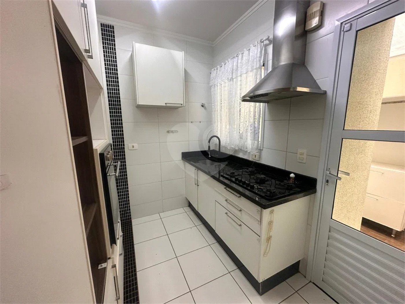 Casa de Condomínio com 3 Quartos e 2 banheiros à Venda, 311 m² por R$ 750.000