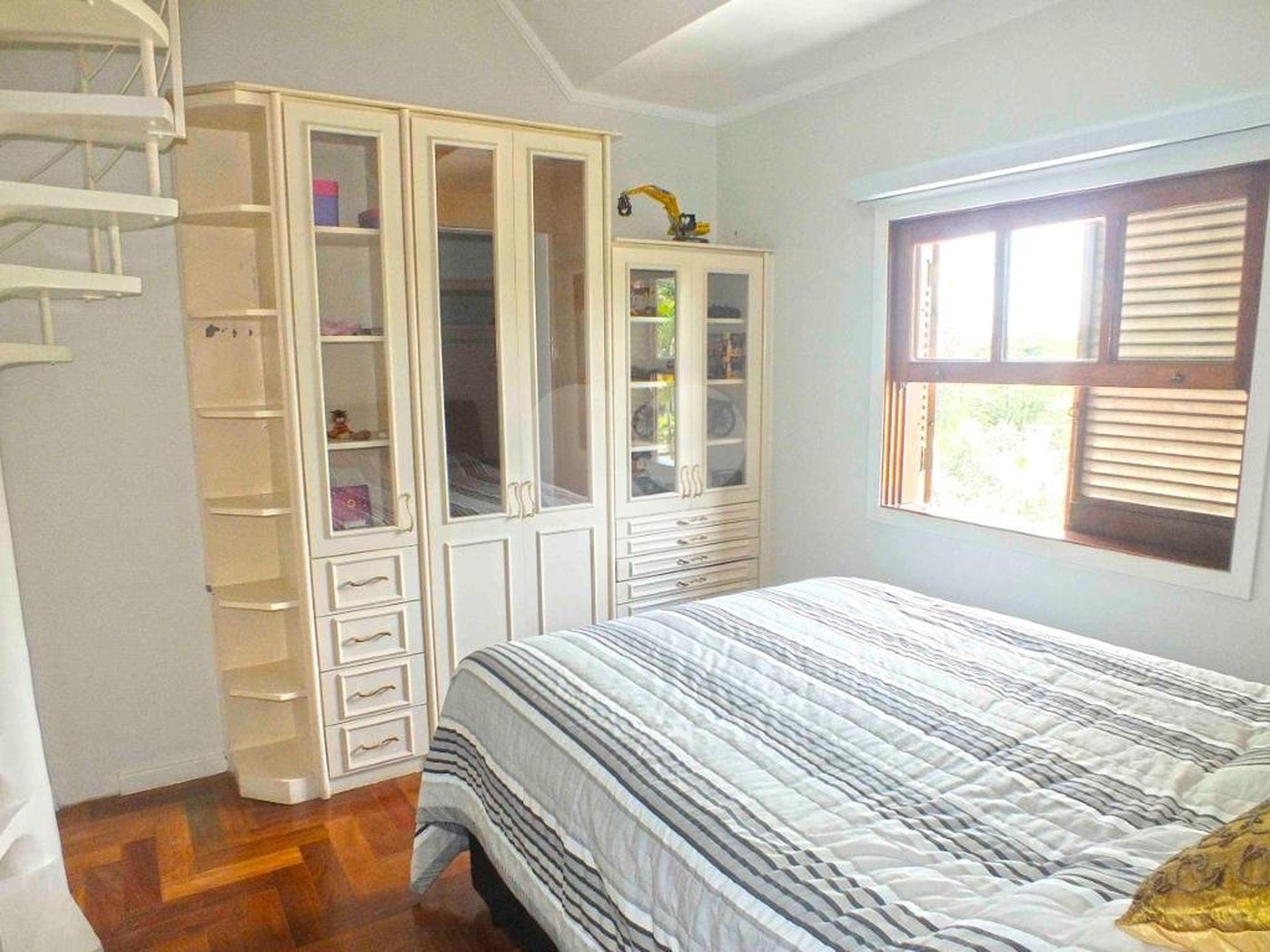 Casa à venda com 5 suítes no condomínio Vilaggio Monte Alegre, São Paulo - SP