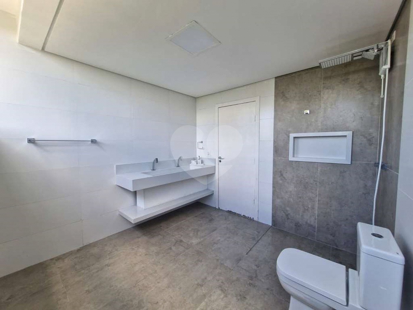 Casa de Alto Padrão à Venda e Locação - Condomínio Vila Verde