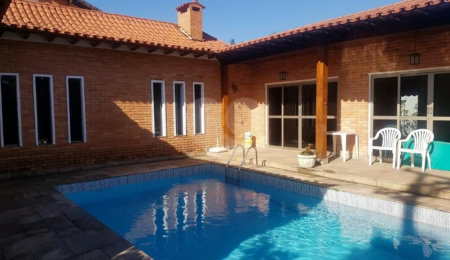 Casa Térrea à venda com 4 quartos, sendo 2 suítes,  em Interlagos, São Paulo, SP