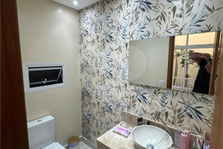 Casa à Venda com 225m² – Ampla e Bem Localizada - Estuda permuta.