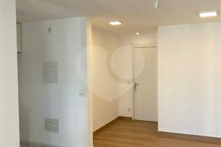 Apartamento com 70m² , 2 dormitórios , sendo 1 suíte , 1 vaga de garagem , à venda no bairro Campestre em Santo André.