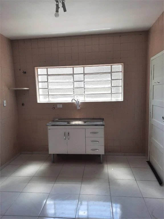 Sobrado à venda com 3 quartos em Vila Universitária, São Paulo - SP