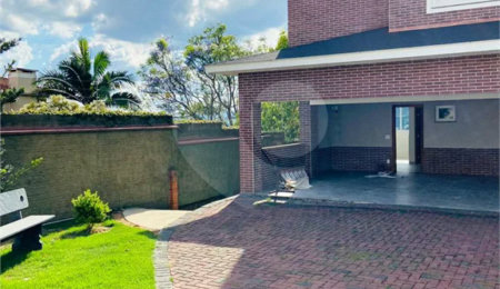 Casa à venda com 4 quartos, sendo 1 suíte,  em Jardim dos Estados, Poços de Caldas, MG