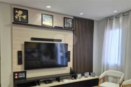 Apartamento reformado de 92 m² no Baeta Neves, com 2 dormitórios, 1 suíte, sala ampliada, área gourmet, 2 vagas, planejados e lazer completo.