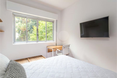 Excelente oportunidade para reformar e ficar com o apartamento dos seus sonhos!