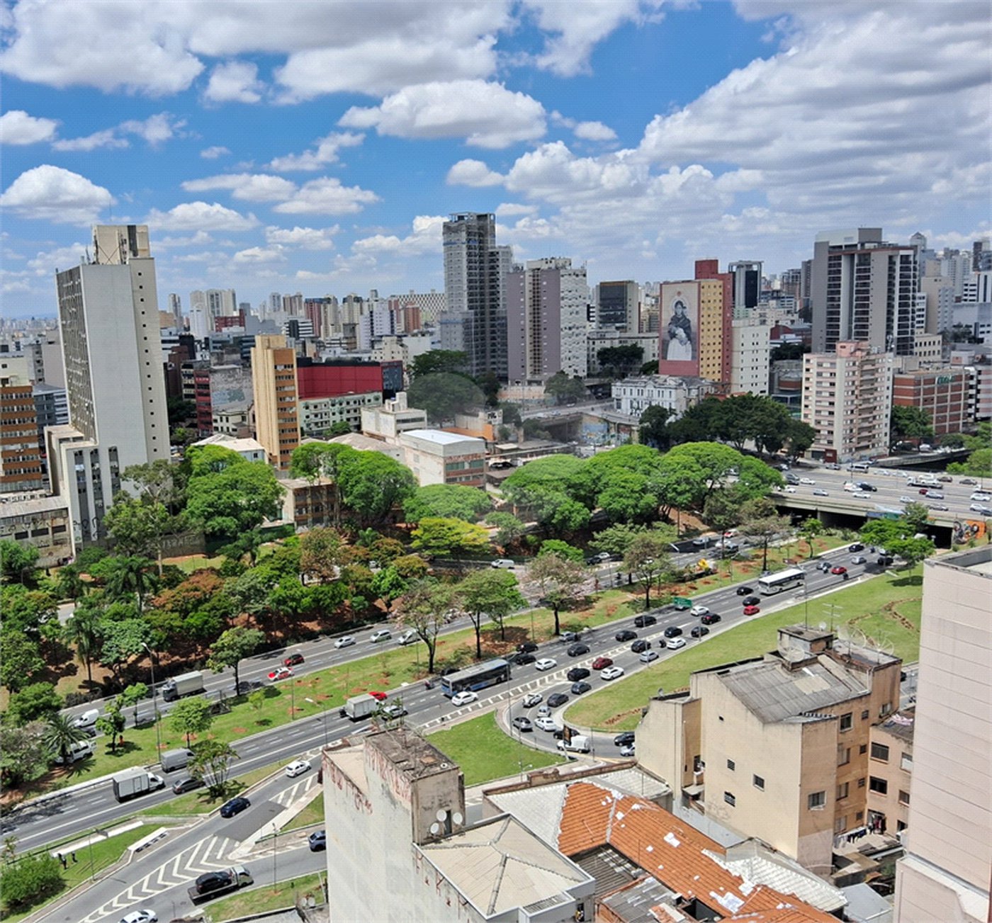 Apartamento à Venda na Bela Vista com 40 m2 de 1 Suíte em Andar Alto