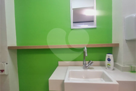 Sala comercial mobiliada para locação na Vila Olímpia