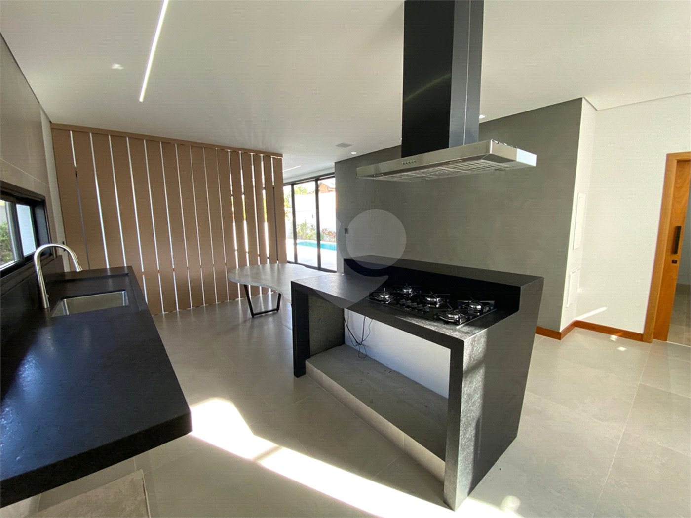 Casa à Venda no Condomínio Damha II