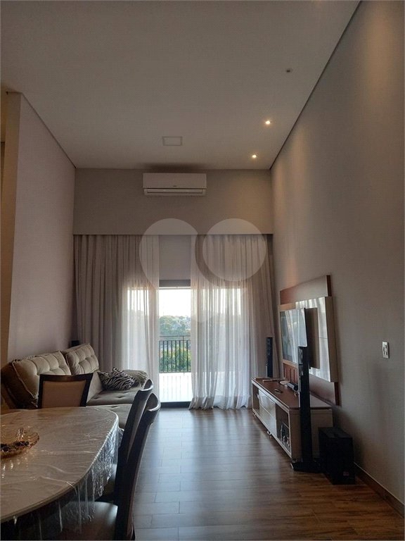 Sobrado à venda com 5 quartos, sendo 3 suítes, em Residencial Jatobás, Louveira, SP