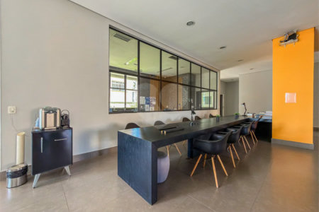 Studio novo com 33m² e vaga na garagem na região da Aclimação em São Paulo - SP.