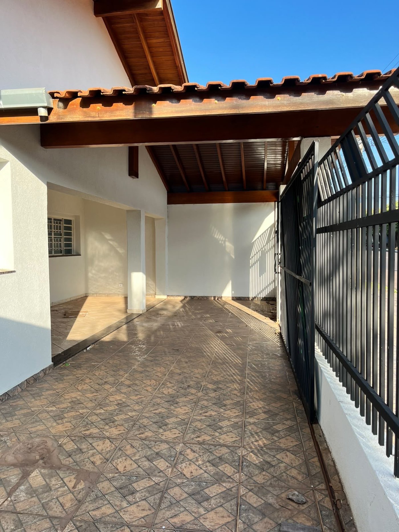 Casa para alugar com 4 quartos, sendo 2 suítes, no Centro, Três Lagoas, MS