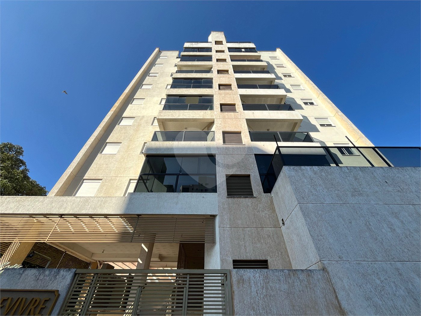 Apartamento mobiliado com 2 dormitórios sendo 1 suíte