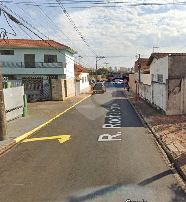 Casa térrea a venda na Vila Lutfalla