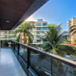 Apartamento à venda com 5 quartos, sendo 3 suítes,  em Riviera de São Lourenço, Bertioga, SP