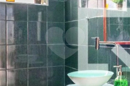 Casa à venda com 4 quartos, sendo 2 suítes, em Pinheiros, São Paulo, SP