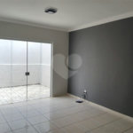 Casa de Vila à venda com 3 quartos, sendo 1 suíte, em Jardim Wanel Ville V, Sorocaba, SP
