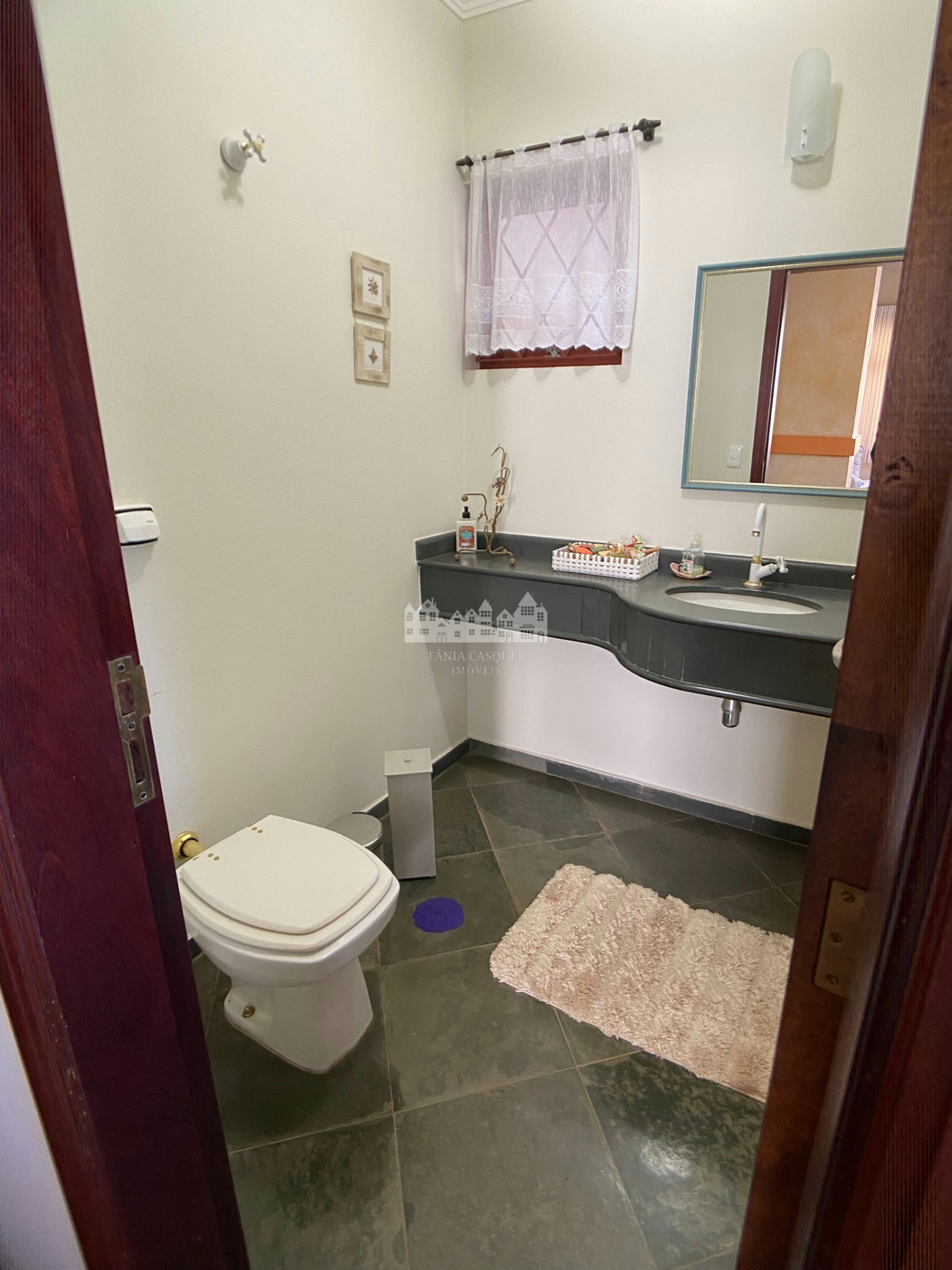 Casa à venda com 3 quartos, sendo 1 suíte, com vista deslumbrante em Recreio Maristela, Atibaia
