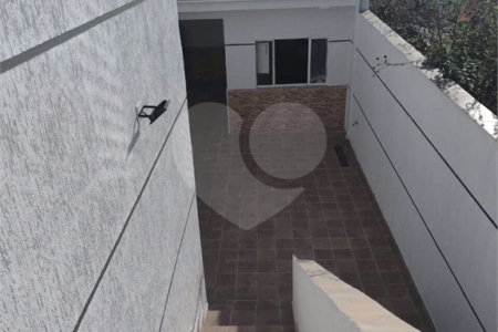 Sobrado à venda com 3 quartos em Parque Santa Rosa, Suzano, SP