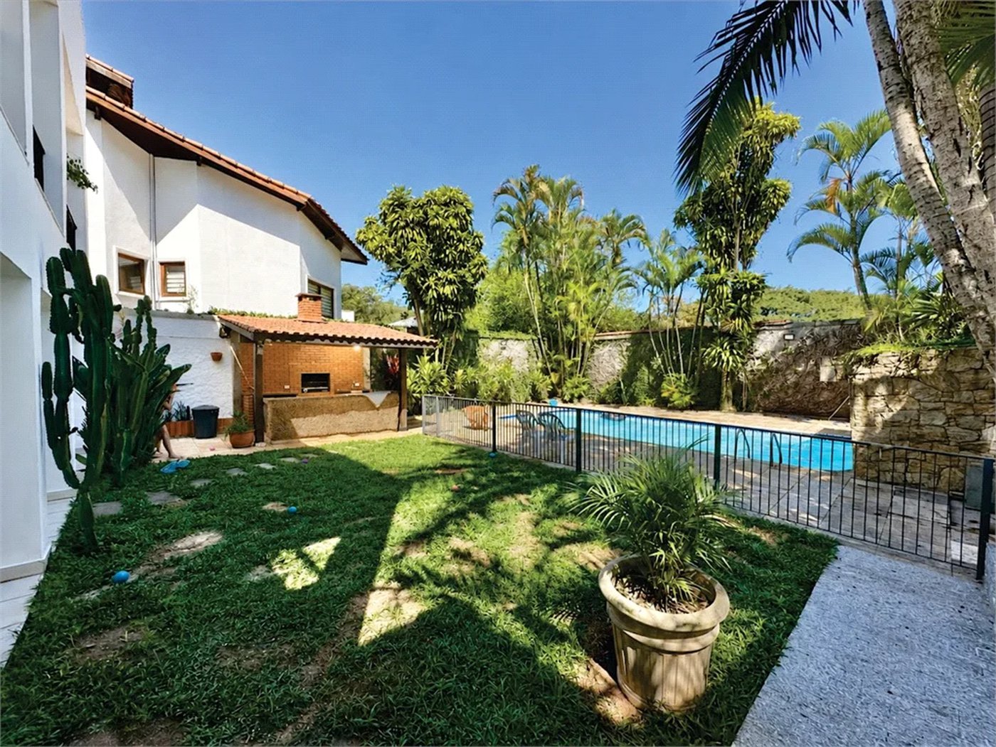 Casa à venda com 5 quartos, sendo 4 suítes, em Parque dos Príncipes, São Paulo, SP