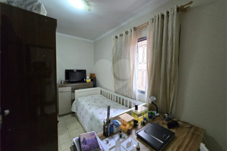 Sobrado à venda com 3 suítes em Chora Menino, São Paulo, SP